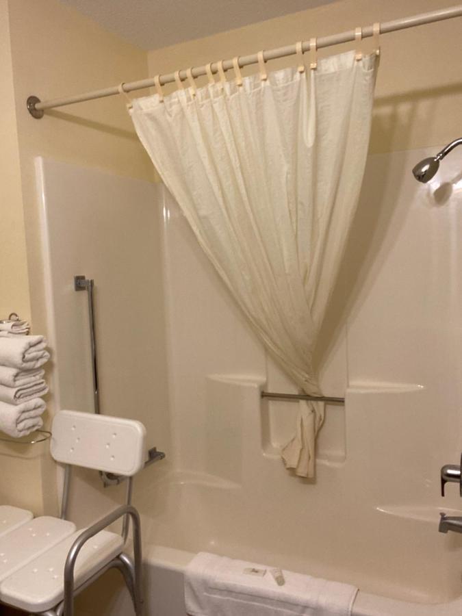 Amerivu Inn Prentice Экстерьер фото
