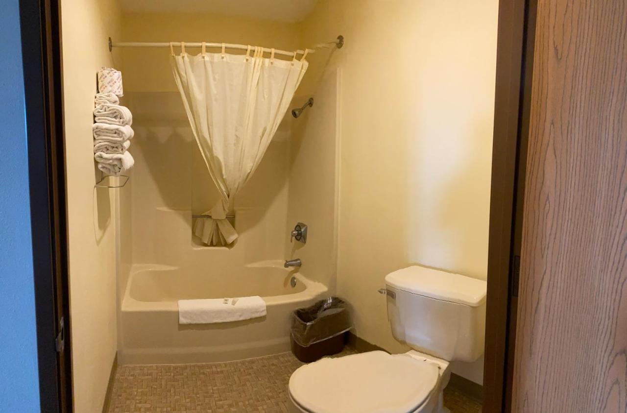 Amerivu Inn Prentice Экстерьер фото