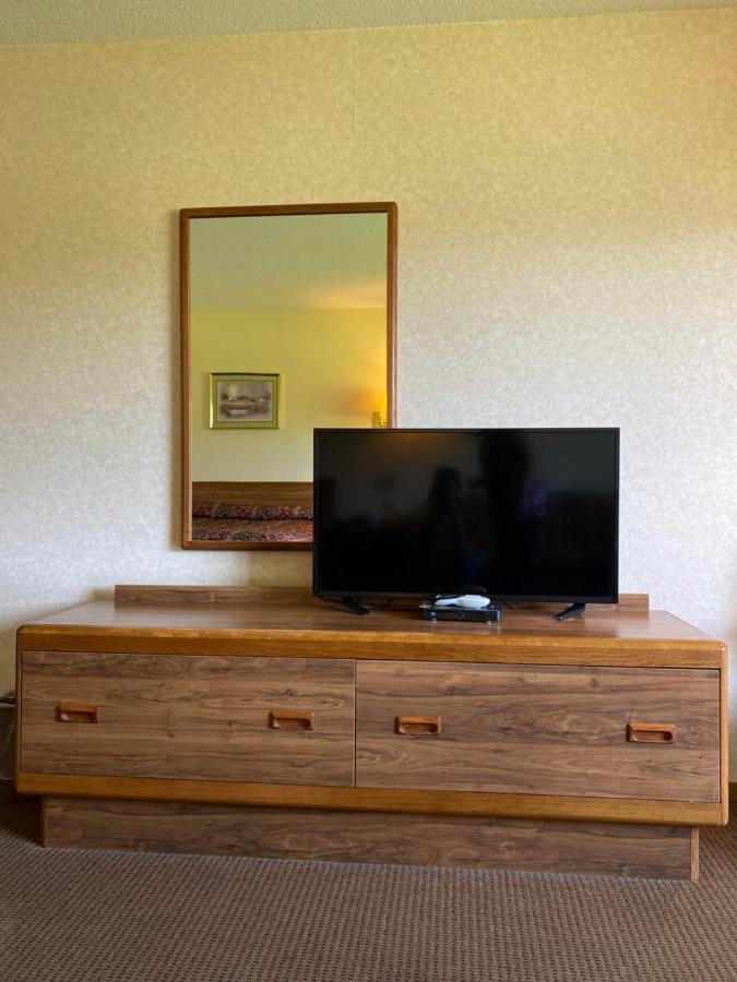 Amerivu Inn Prentice Экстерьер фото