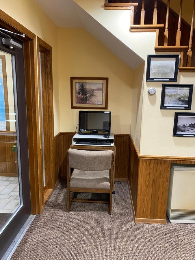 Amerivu Inn Prentice Экстерьер фото