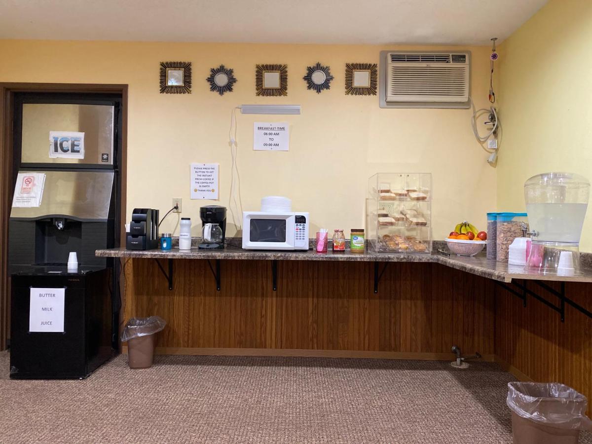 Amerivu Inn Prentice Экстерьер фото